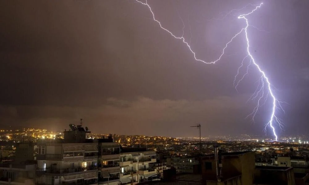 Καιρός: Προειδοποίηση Κολυδά για καταιγίδες και χαλαζοπτώσεις στην Αττική το Σάββατο